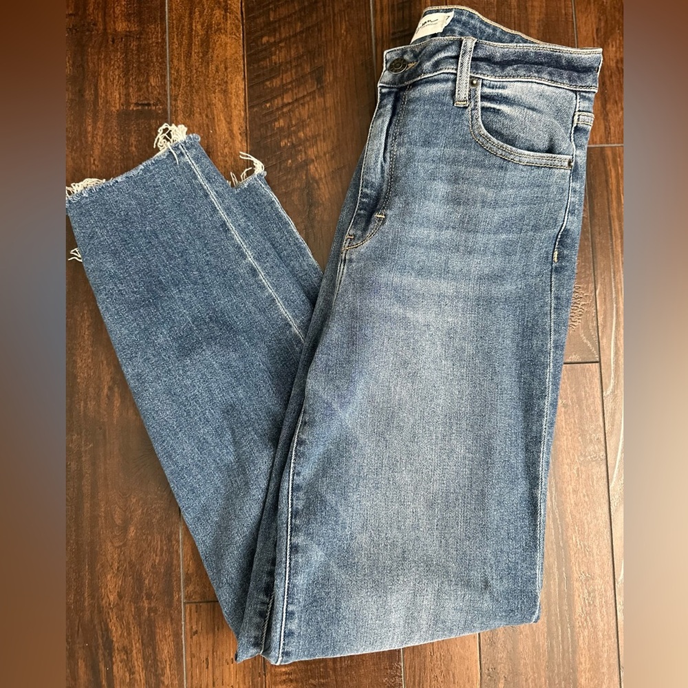 Carly Jean CJLA Chrissy straight leg Jean. Worn once. size 7